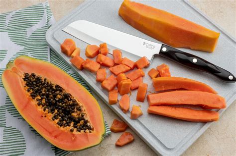 How to Cut Papaya Fruit: A Journey Through Culinary Techniques and Beyond